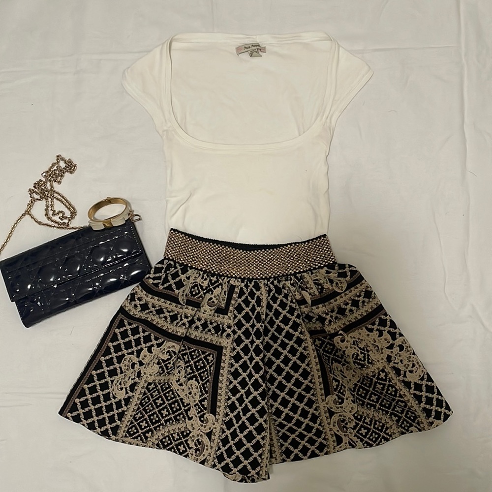 Cute pants skirt good condition.